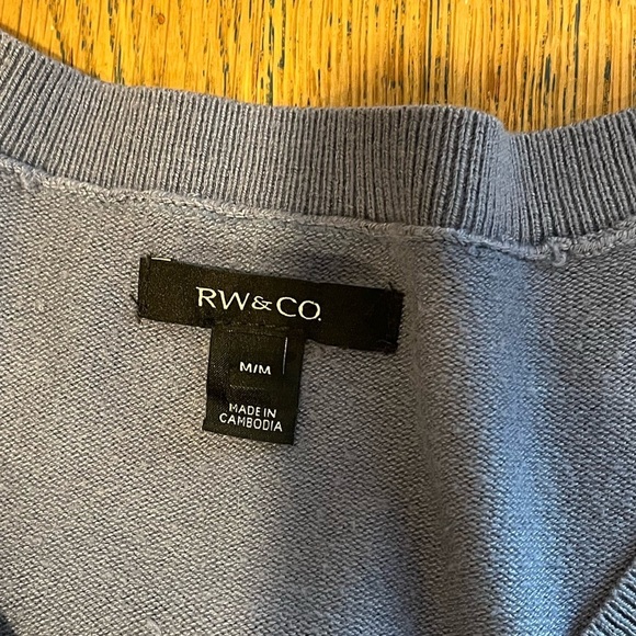 RW&CO  blue v neck sweater size M - Picture 2 of 9